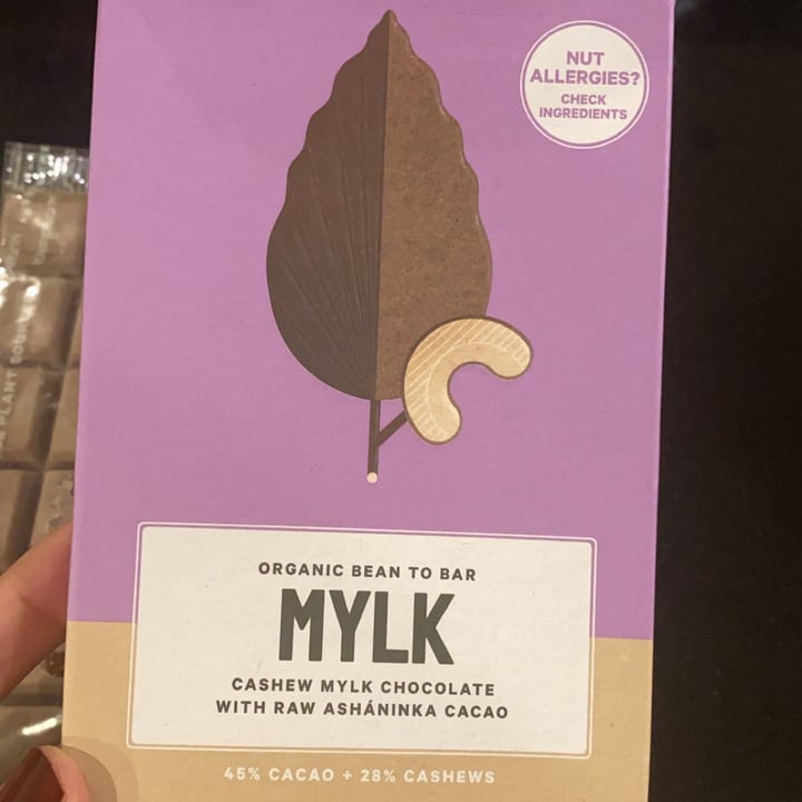 photo of lovingearth Cashew Mylk Chocolate shared by @dcappelut on  02 Jul 2021 - review
