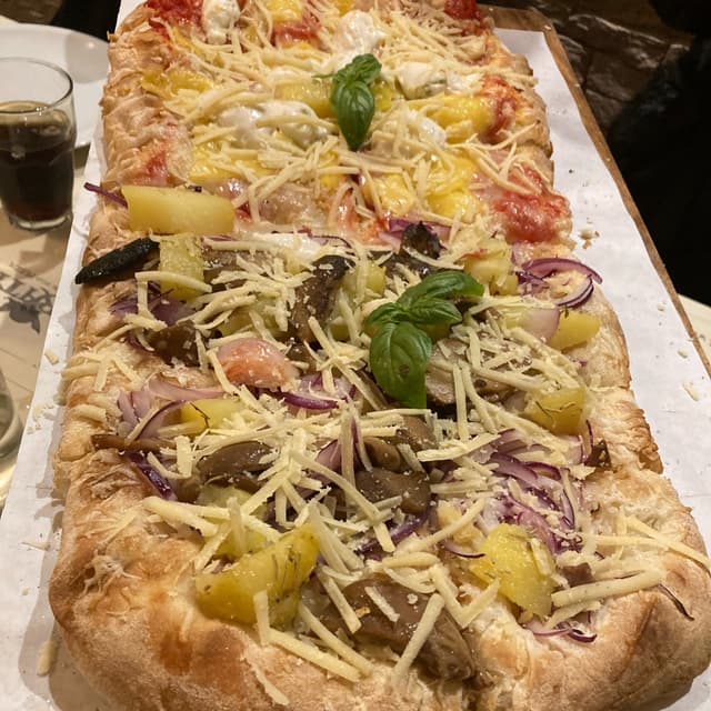 Photo of the dish “Pizza scrocchia 4 non formaggi più bottino”