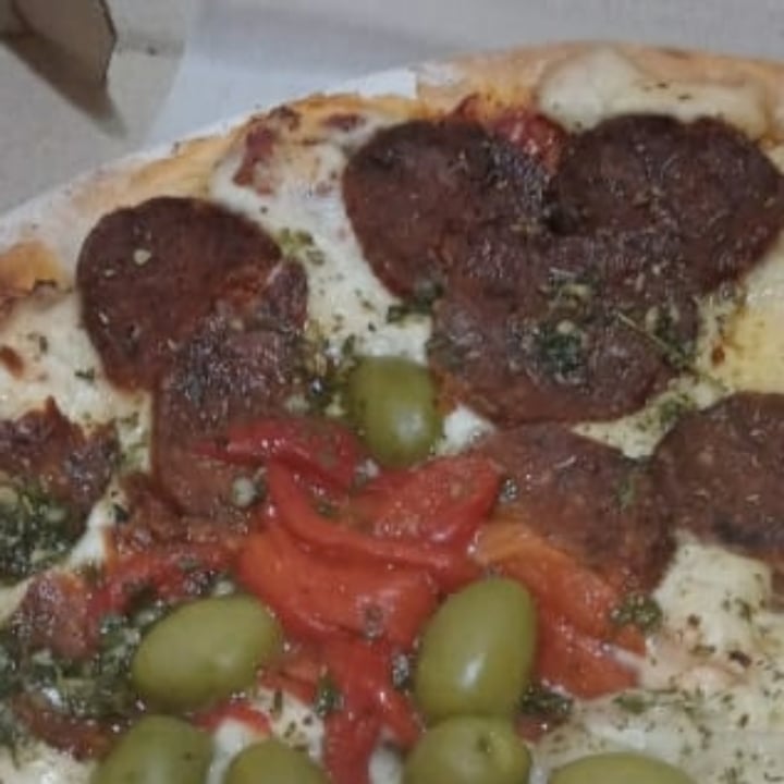 review photo of Blondie Pizza de longaniza vegana, morrón y quesofu shared by @brendaflowers on 23 Feb 2021 - review