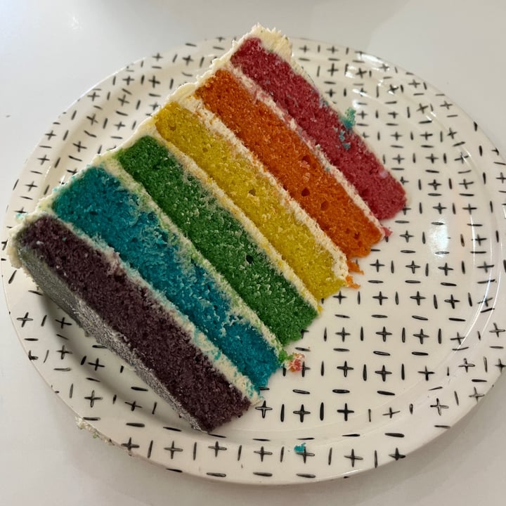 photo of Vida Bakery Rainbow Cake shared by @alistar on  15 Oct 2022 - review