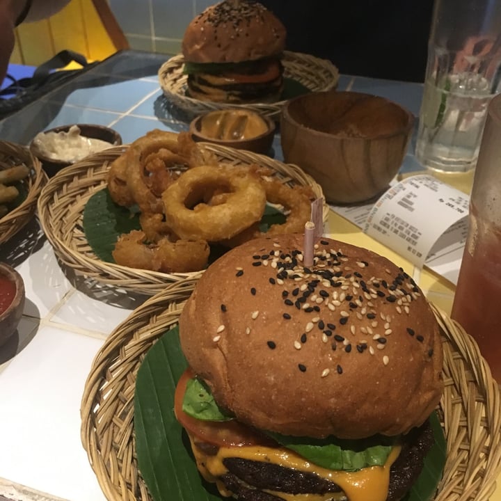 photo of Plant Cartel Double please burger shared by @bexcowie on  27 Jul 2020 - review