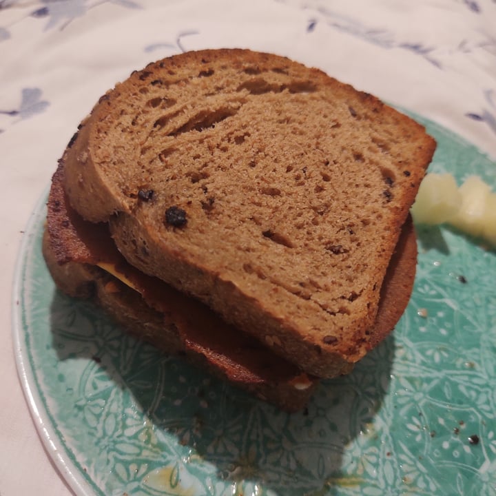 review photo of Healthy Evolution Pan de 8 semillas shared by @nayeemoras on 04 Apr 2021 - review