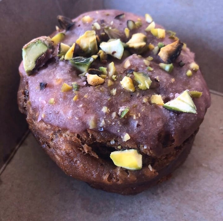 photo of Grumpy & Runt | Little Deli & Donuts Pistache Donut shared by @capetownvegan on  19 Mar 2020 - review