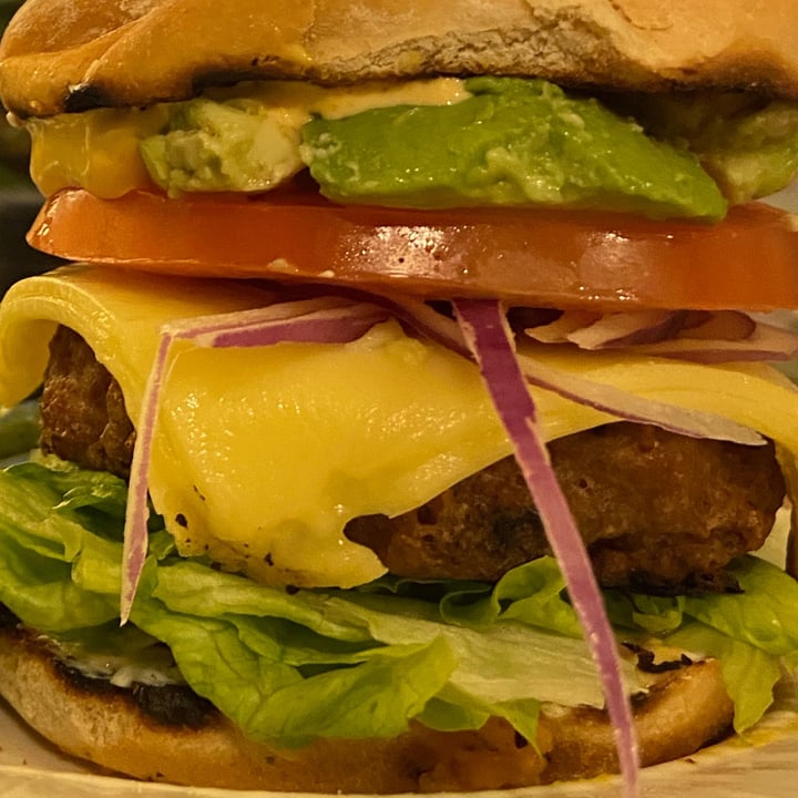 review photo of Beyond Meat Beyond Burger Plant-Based Burger 19g shared by @madds on 05 Apr 2021 - review