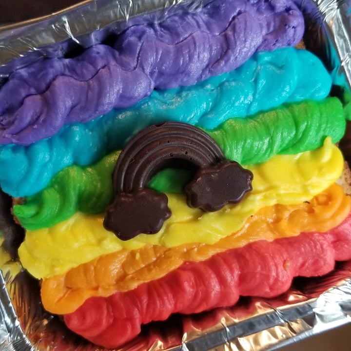 review photo of The Hearty Hooligan Pride Cake shared by @catsbatsclare on 08 Jun 2021 - review