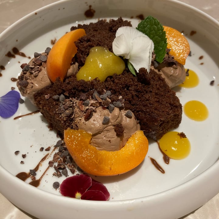 photo of Linfa Milano - Eat Different Sacher scomposta shared by @aleccisof on  30 Nov 2021 - review