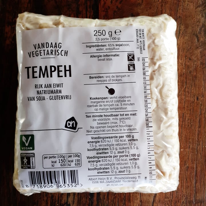 photo of Albert Heijn AH Tempeh shared by @mmmeg on  15 May 2020 - review