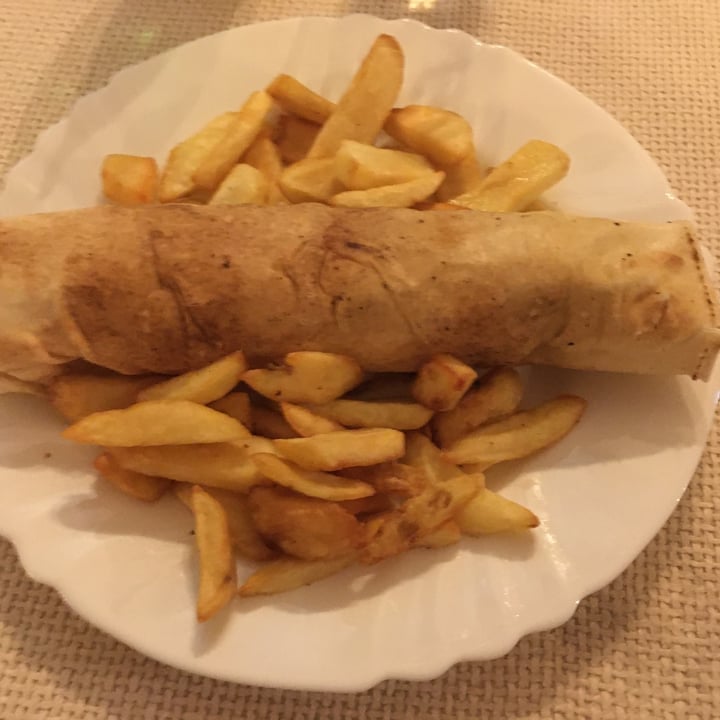 photo of 4 Directions family restaurant Falafel wrap shared by @gillhibbitt on  25 Oct 2021 - review