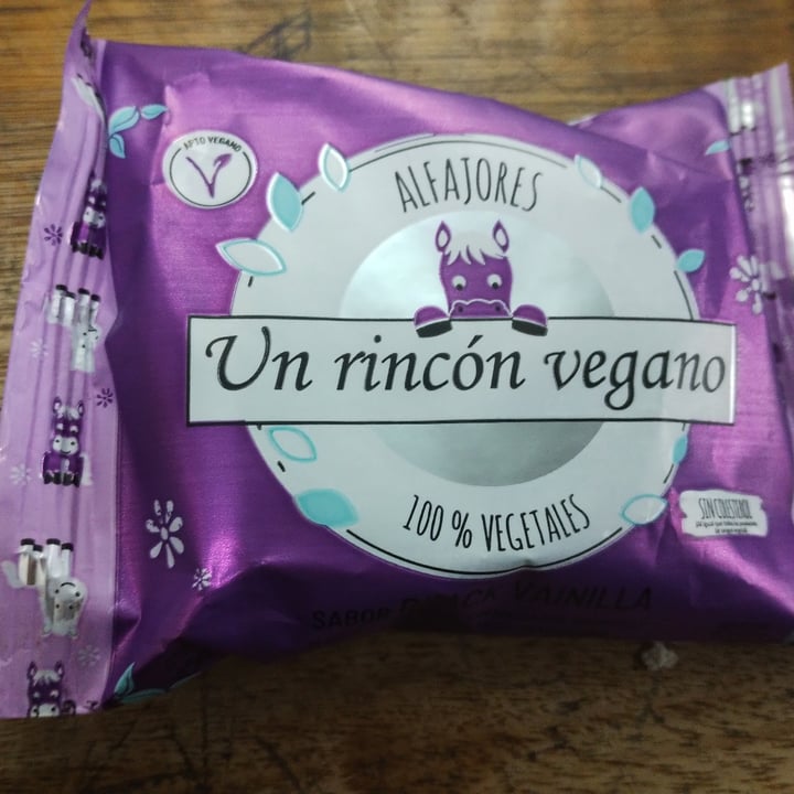 photo of Un Rincón Vegano Alfajor Black Vainilla shared by @ornellaortiz on  01 Oct 2022 - review