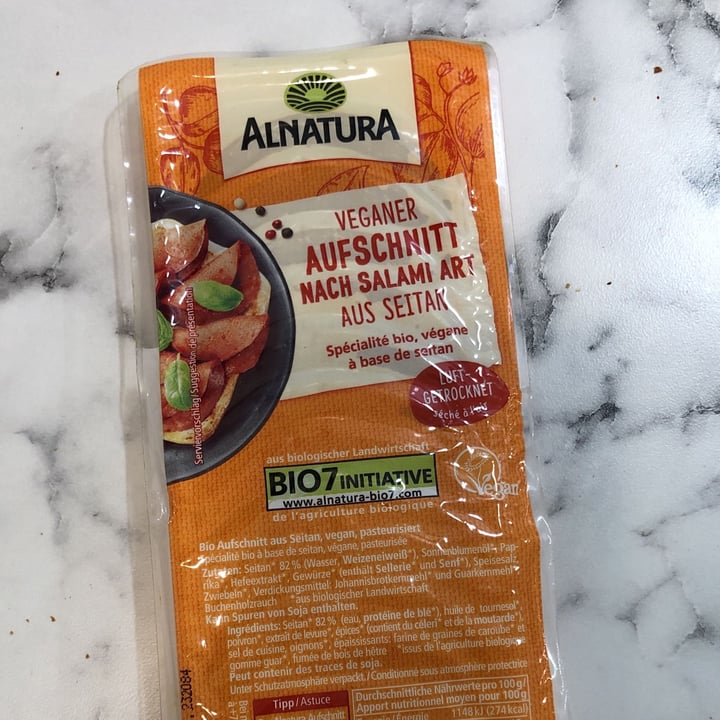 photo of Alnatura Veganer Aufschnitt Salami shared by @hellolen on  28 Dec 2021 - review