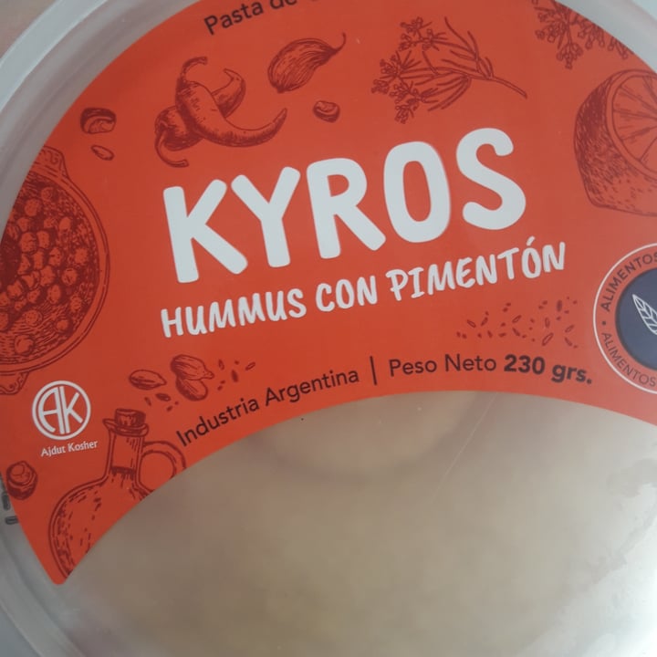 photo of Kyros Hummus con Pimentón shared by @leeoalva on  09 Aug 2021 - review