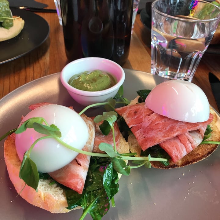 photo of Matcha Mylkbar Avocado Hollandaise Eggs shared by @susannah on  18 Aug 2019 - review