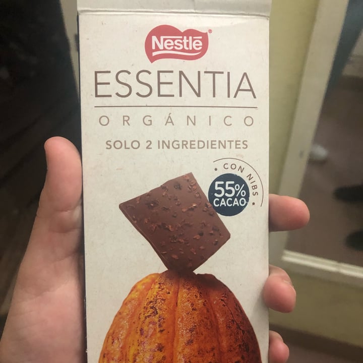 review photo of Nestlé Chocolate Essentia 55% Cacao con Nibs shared by @agosluciani on 25 Oct 2021 - review