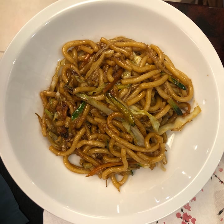 photo of Ristorante Sushi House udon con verdure shared by @veggyviole on  25 May 2022 - review