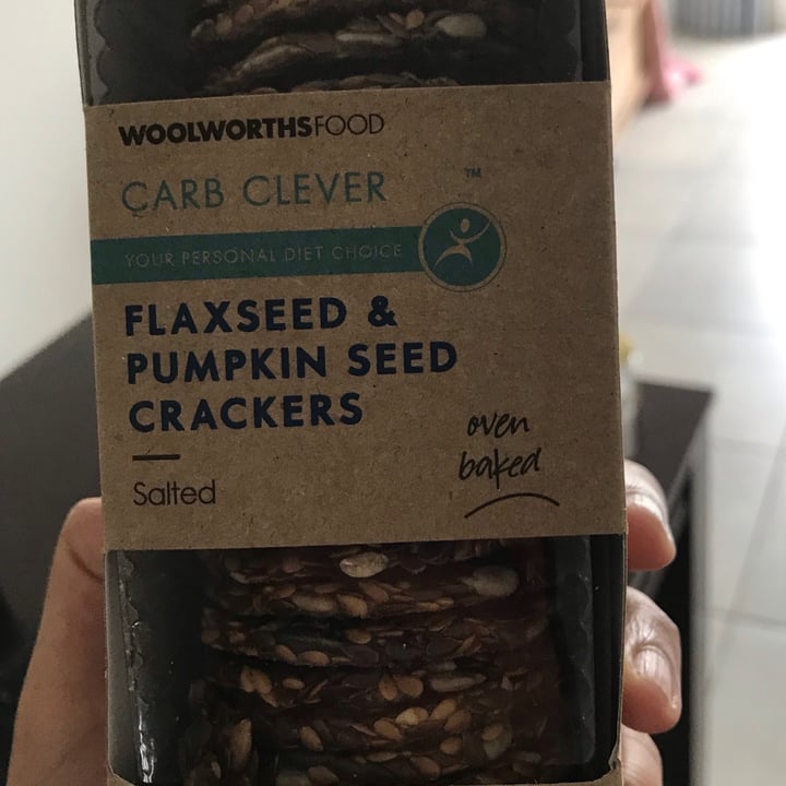 photo of Woolworths Food Flaxseed and Pumkinseed Crackers shared by @plantpoweredpayalla on  06 Jan 2021 - review