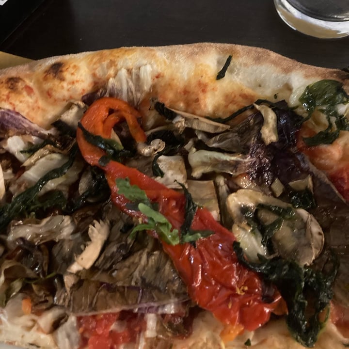 photo of Bar Très Joli Pizza vegetariana shared by @simplyanuser on  04 Jun 2022 - review