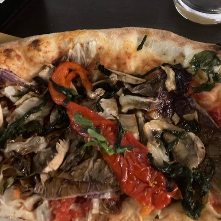 review photo of Bar Très Joli Pizza vegetariana shared by @simplyanuser on 04 Jun 2022 - review