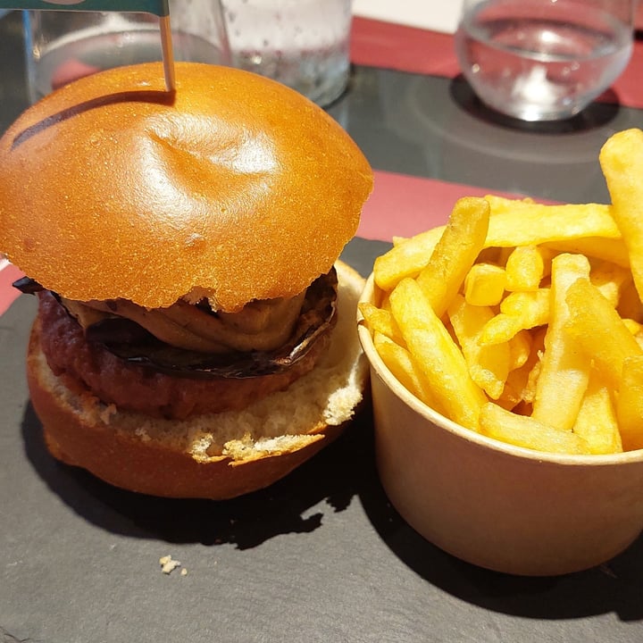 photo of Renatino Torino - La dieta domani Beyond meat Burger shared by @artuino on  14 Oct 2022 - review