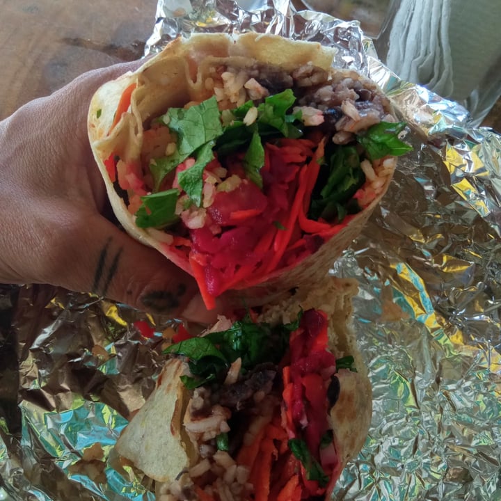 photo of La Flor De Zicatela burrito vegetal shared by @luluna2020 on  20 Sep 2022 - review