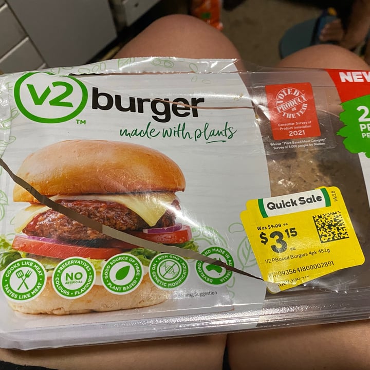 photo of V2 Food Plant-based burger shared by @steffiuer on  11 Aug 2021 - review
