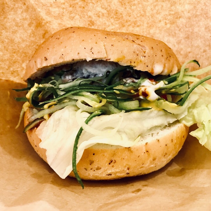 review photo of 卡如那泰式素食 芥末鮪魚沙拉漢堡 shared by @imhungminmin on 12 Jul 2019 - review