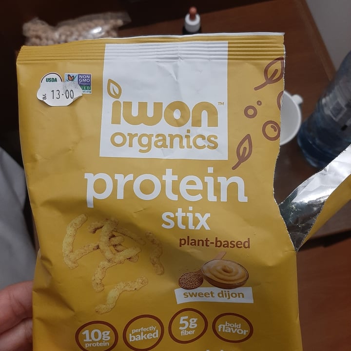 photo of Iwon Organics Protein stix shared by @cinpel on  07 Apr 2022 - review