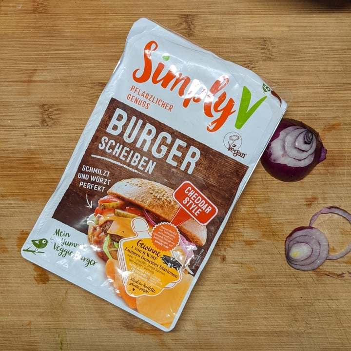 review photo of Simply V Burger Scheiben Cheddar Style shared by @frauknabe on 27 Nov 2020 - review