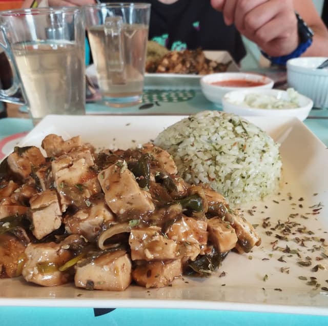 Foto do prato “Tofu Mongoliano”