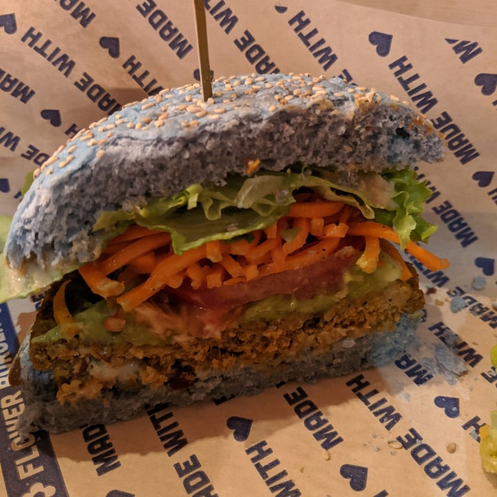 review photo of Flower Burger Ocean Burger shared by @fra-rocci1997 on 02 Sep 2020 - review