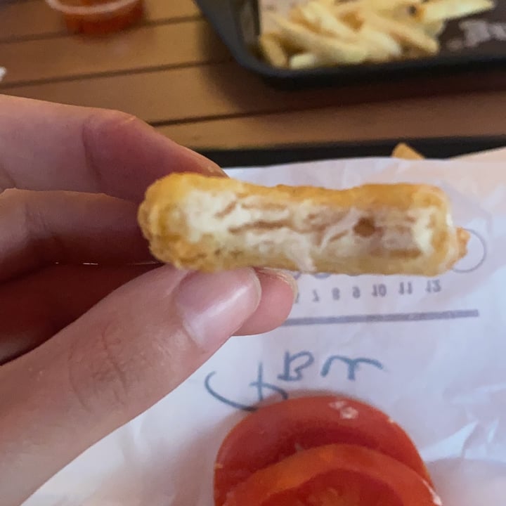 review photo of Burger King burger and nuggets shared by @holoceneperth on 20 Aug 2022 - review