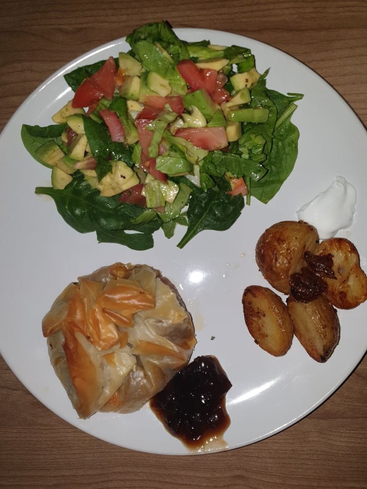 photo of Woolworths Food Roasted Vegetables and Hummus Phyllo Parcels shared by @tilana85 on  23 Jan 2020 - review