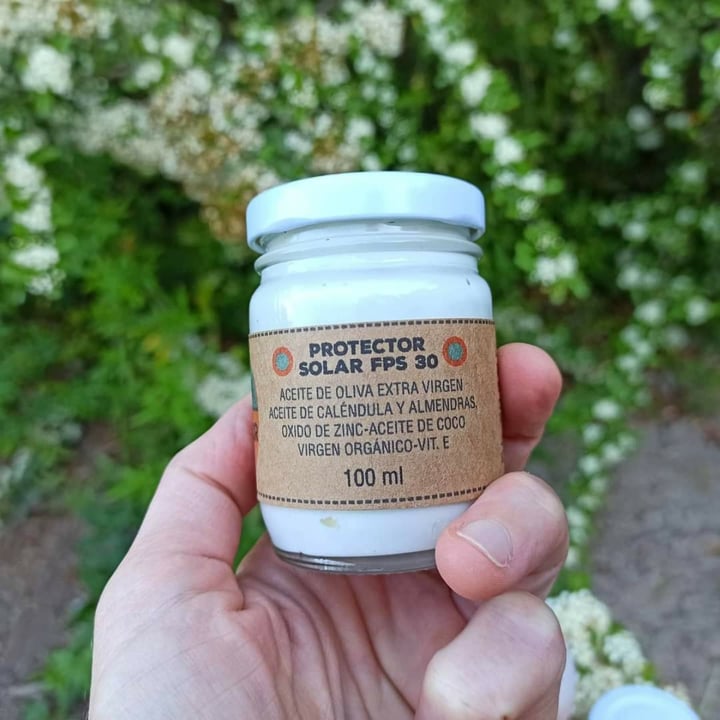 photo of Natural Frø Protector Solar shared by @aloeba on  06 Nov 2020 - review