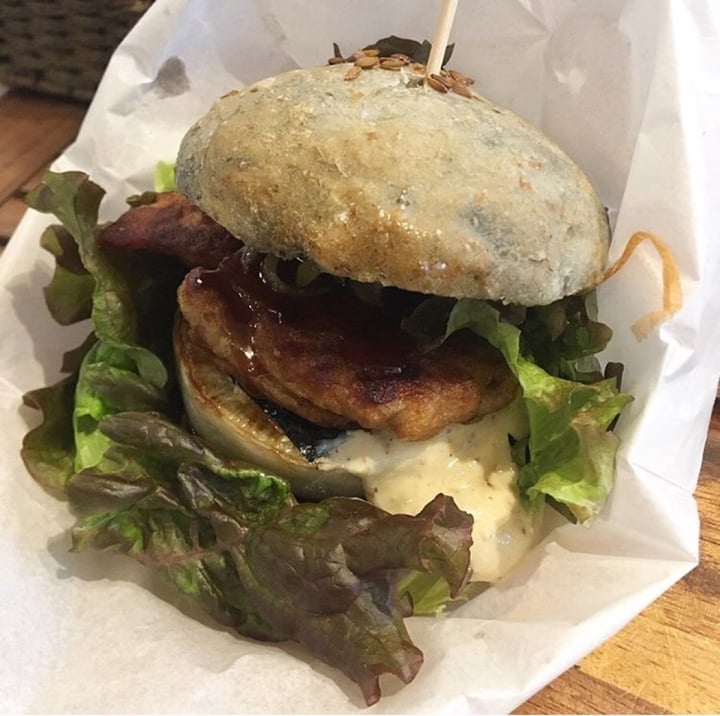 photo of Veganic to go Teriyaki Soy Chicken And Lotus Burger shared by @veganwithamor on  31 Mar 2020 - review