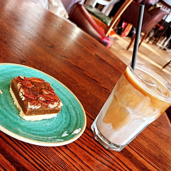 photo of Coffee#1 Coventry Pecan and treacle square shared by @halimasatti on  14 Oct 2022 - review