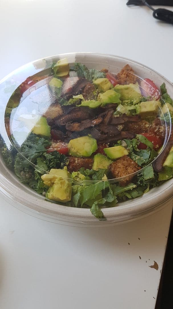 Foto do prato “Kale caesar salad”