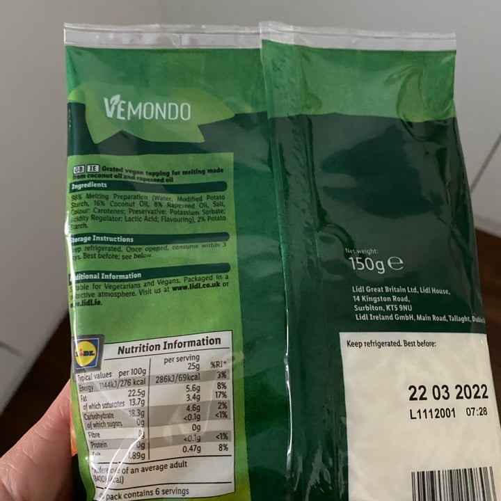 photo of Vemondo Vegan Pizza topping shared by @valerianqn on  09 Jan 2022 - review