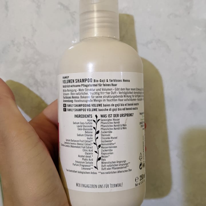 review photo of Sante Volumen shampoo shared by @holymarta on 18 Sep 2022 - review
