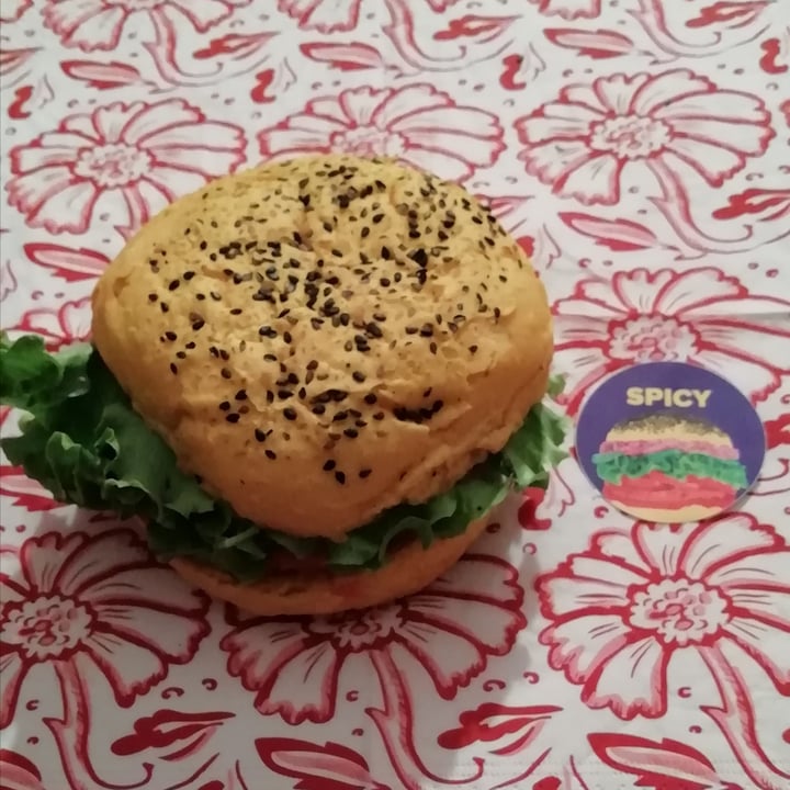 photo of Flower Burger Spicy Cecio shared by @miocillo0 on  17 Jun 2022 - review