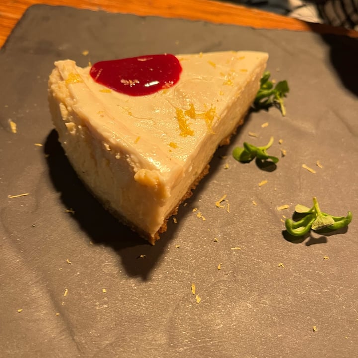 photo of 416 (Four One Six) Cheesecake shared by @matimemes on  13 Feb 2022 - review