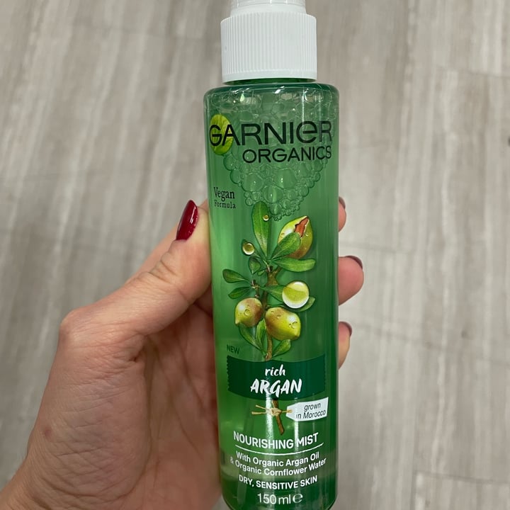 review photo of Garnier Nourishing facial mist shared by @lizyehl on 02 Jun 2022 - review