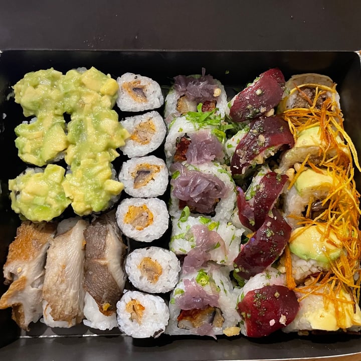 photo of Jiro Sushi - Sucursal Urquiza Combinado Sushi Vegan shared by @lulifante on  07 Jul 2021 - review