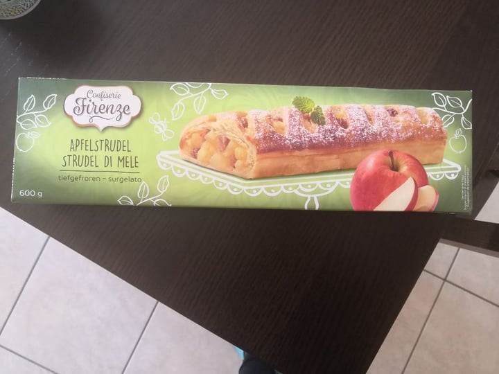 review photo of Confiserie firenze Strudel Di Mele shared by @giadapiparo on 10 Mar 2020 - review