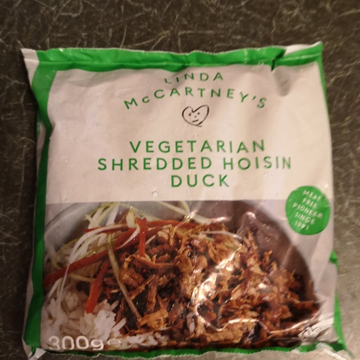 photo of Linda McCartney's Vegetarian Shredded Hoisin Duck shared by @juliakrz on  09 Dec 2021 - review