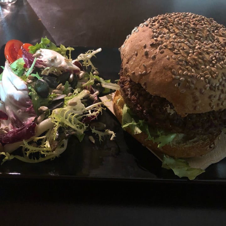 photo of B-12 Rte Bar Vegano Hamburguesa de seitán y shitake shared by @neil on  03 Oct 2021 - review