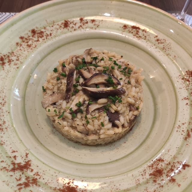 Photo of the dish “Risotto de setas shiitake y trufa negra”