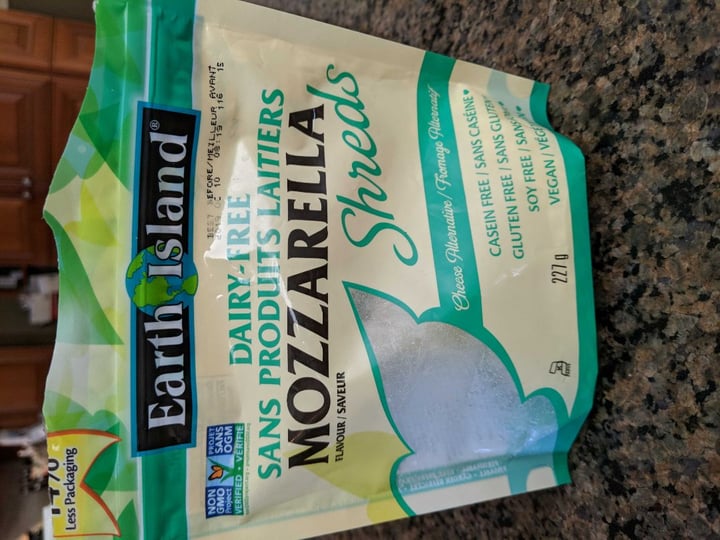 photo of Earth Island Vegan Mozzarella Shreds shared by @megamegan on  07 Aug 2019 - review