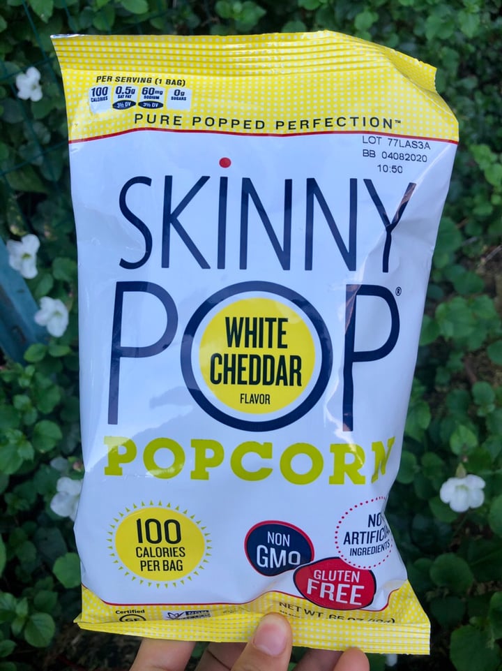 photo of Skinny Pop White Cheddar Flavor shared by @alohaanimalsanctuary on  04 Jan 2020 - review