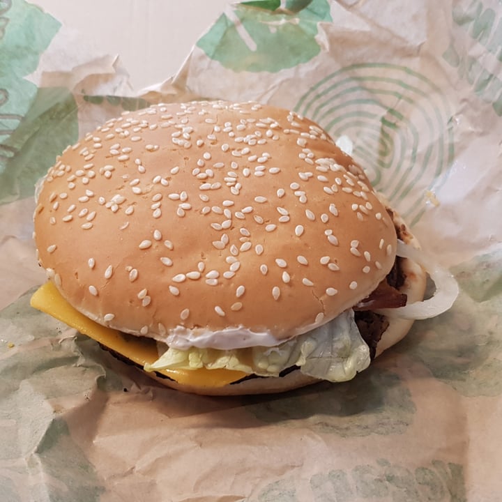 photo of Burger King Leicester Square Plant-based Cheeeze & Bakon Whopper shared by @rnp20 on  17 Mar 2022 - review