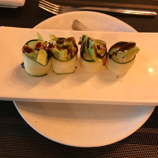 Foto do prato “Bignè avocado”