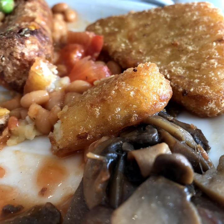 photo of Besty & Spinkys Veggie Breakfast Made Vegan With Minor Adjustments shared by @laikaart on  18 Sep 2020 - review
